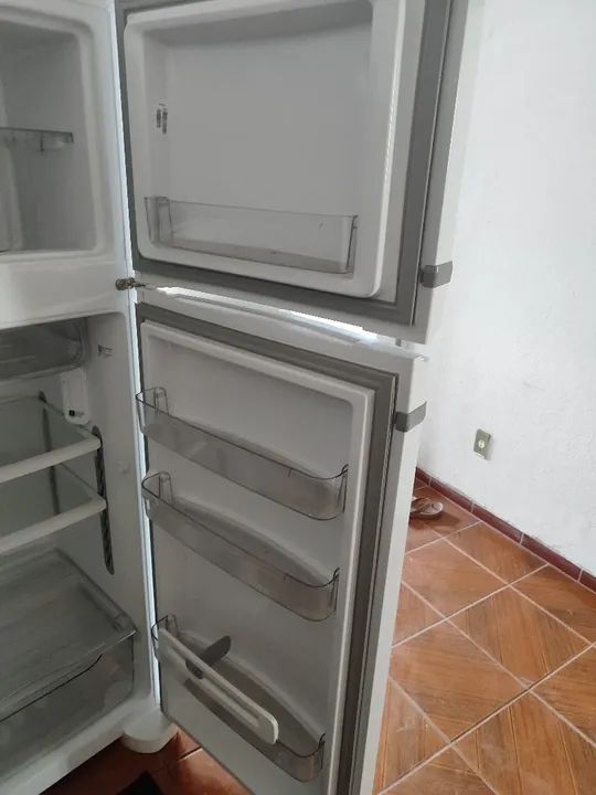 Geladeira Consul Branca Frost Free dúplex  - Foto 3