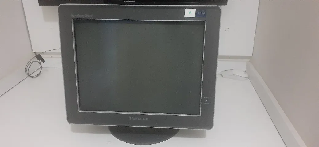 Monitor CRT Samsung Syncmaster 794Mb Plus Usado - LEIA O ANÚNCIO
