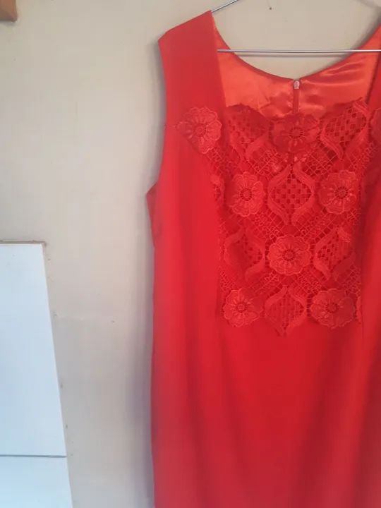Vestido Vermelho com Renda semi-novo - Foto 4