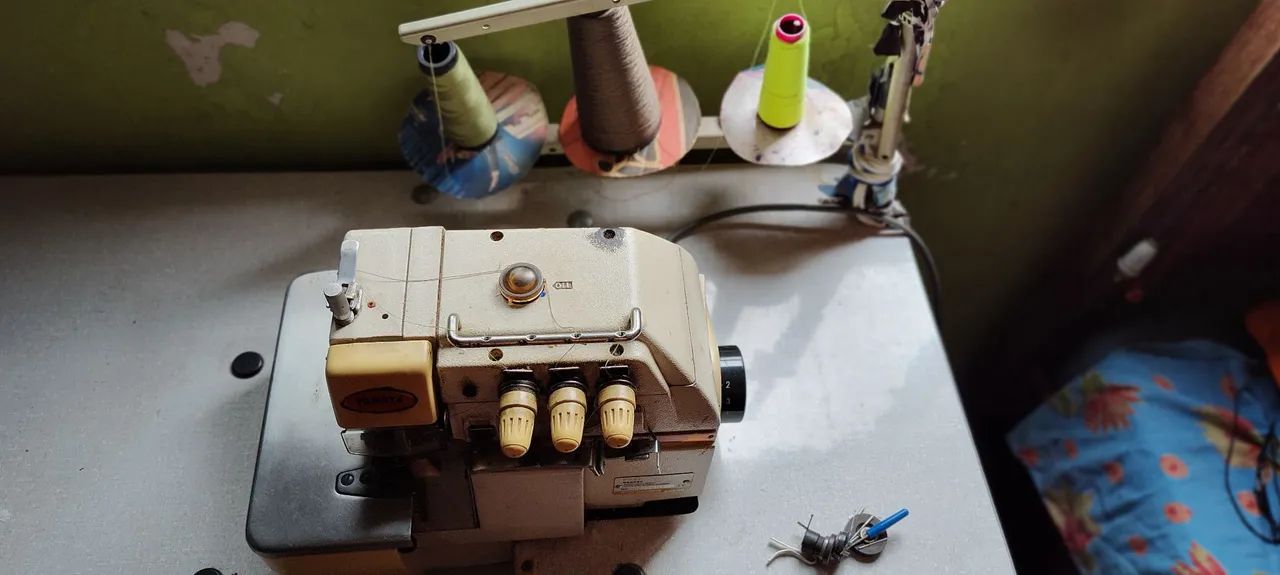 Venda maquina overlock maquina yamata FY33 - Foto 4
