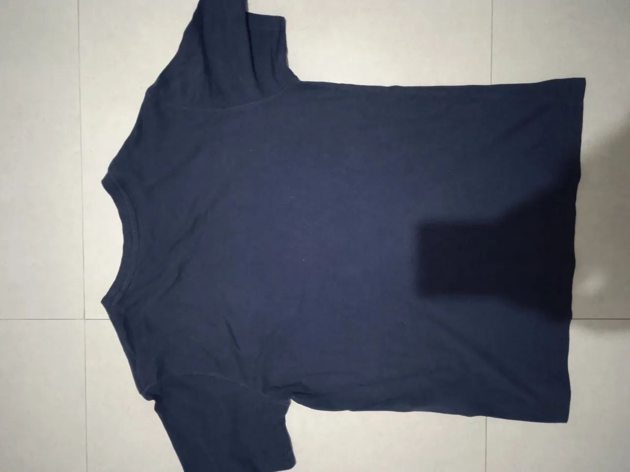 02 Camisetas - Levis / Volcom - Foto 2