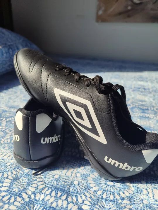 Chuteira society Umbro NOVA !  - Foto 3