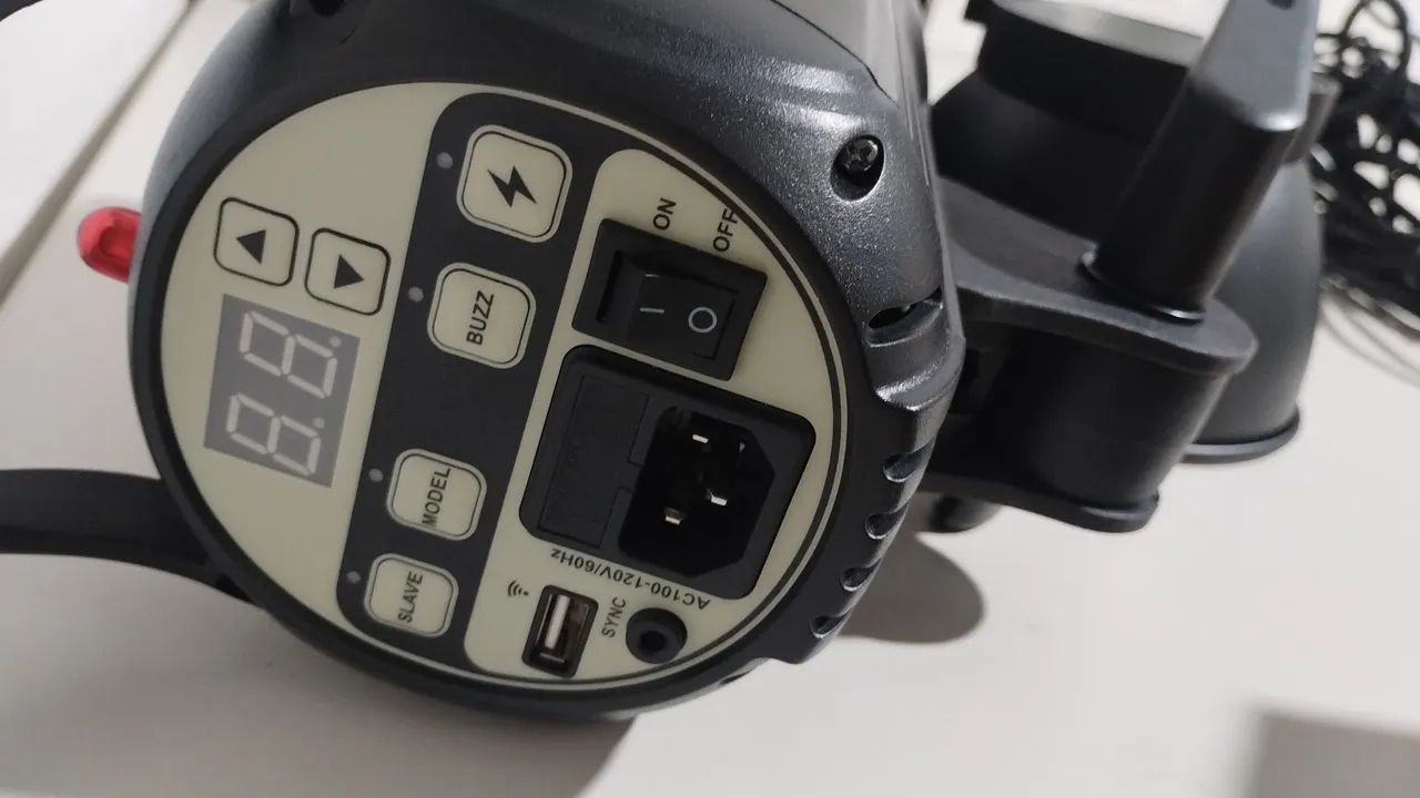 Flash Tocha Godox Sk300 110v - Foto 2