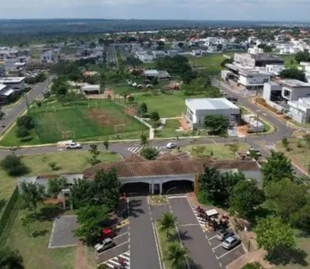 3 Lotes juntos. Jardins Siena. Em frente praça. Sem vizinho de frente!!! +Privacidad