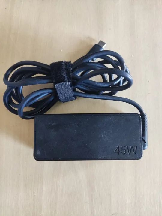 * Fonte Lenovo 45w tipo C *