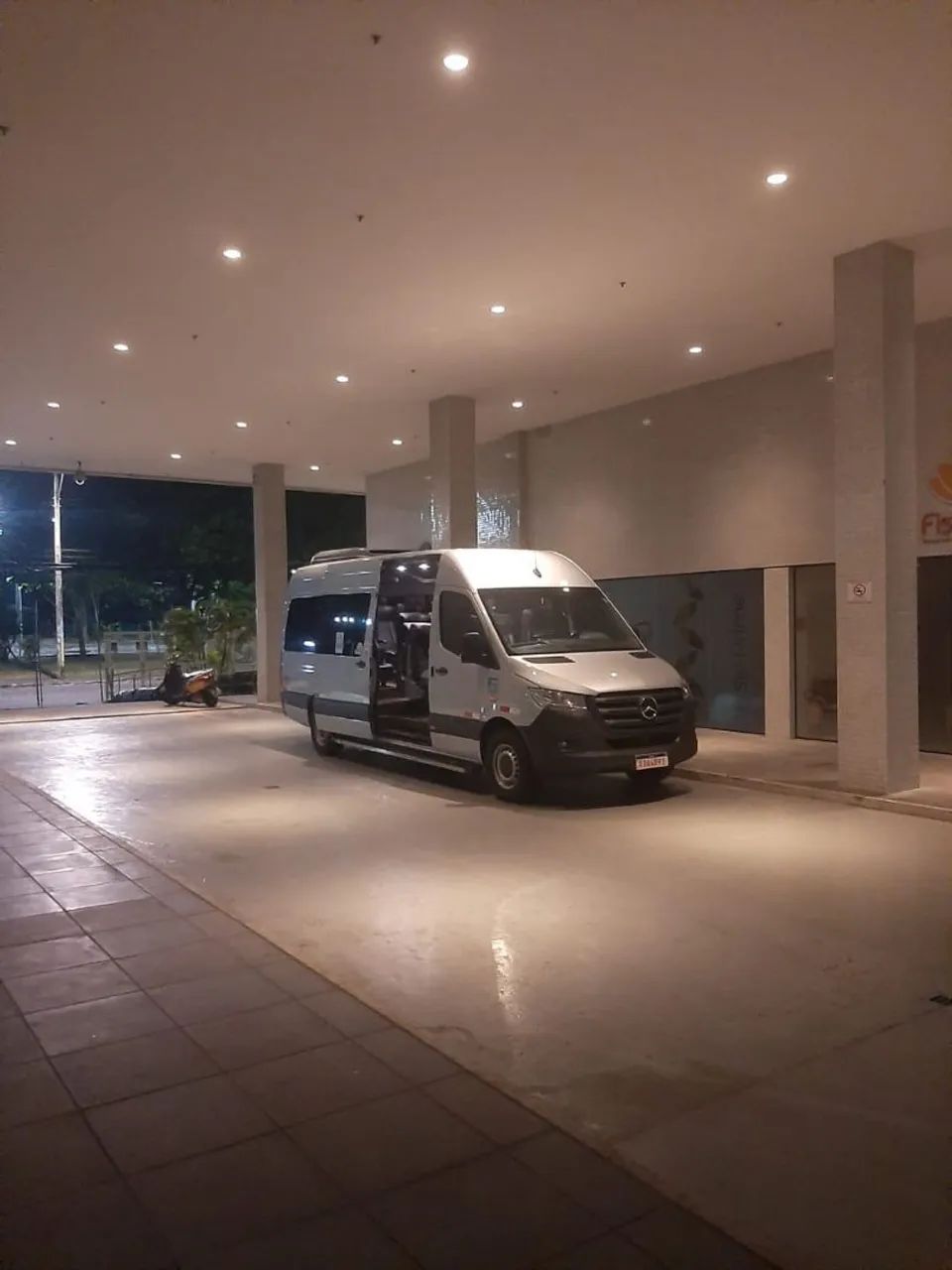 Locação de Van Micro e Ônibus em Salvador e Região  - Foto 5
