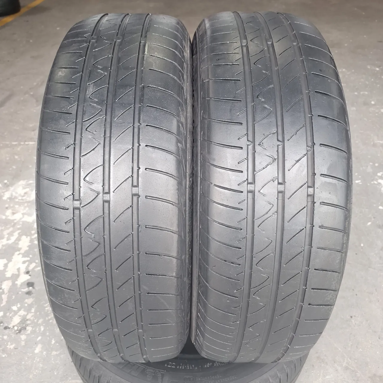 Pneus 185 65 15 Continental Power contact