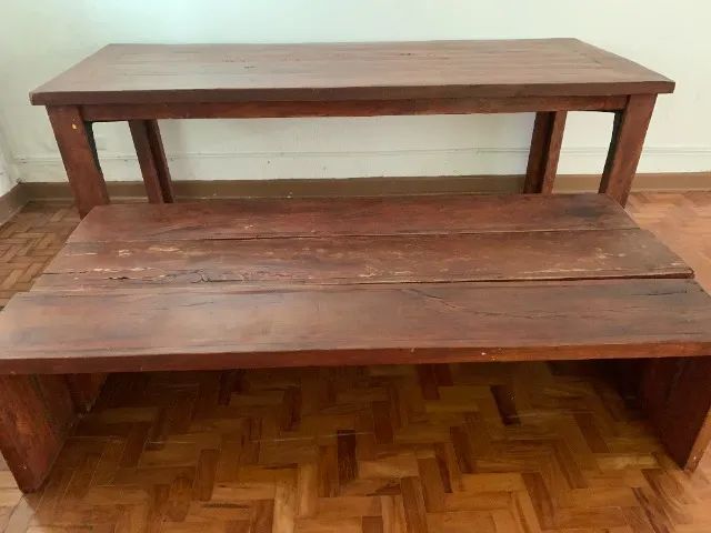Mesa  de madeira   com   3 bancos  - Foto 3