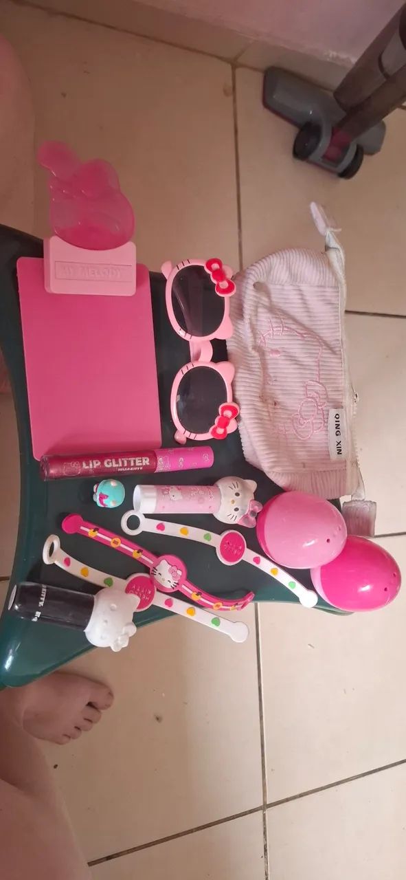 Hello Kitty (O LOTE com 30 peças) - Foto 3