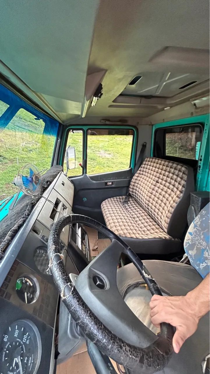 Mercedes 710 Ano 2000 com Baú de 4,50mts - Foto 9