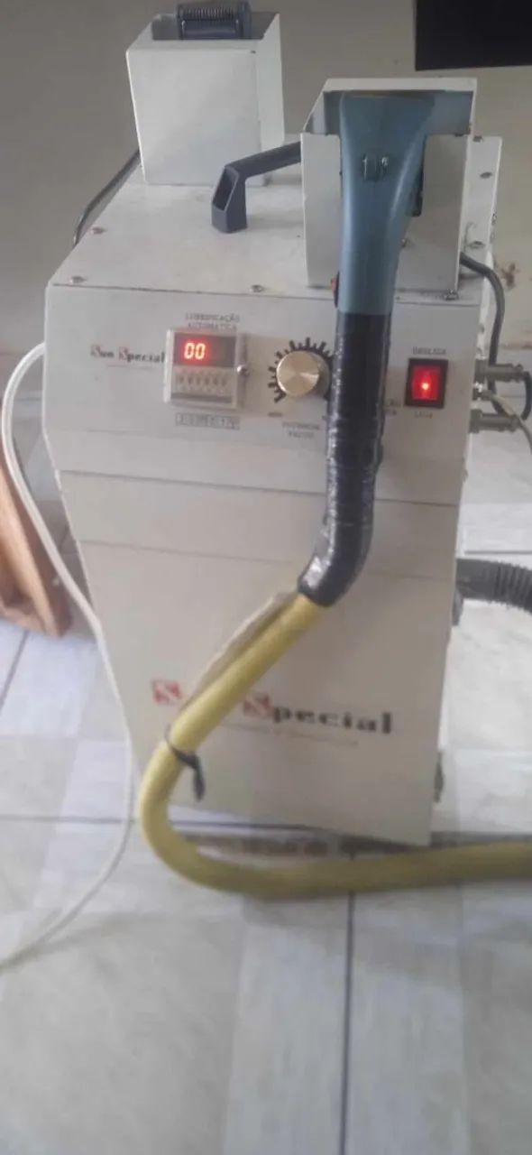 Vendo máquina de tirar linha de roupas - Foto 4