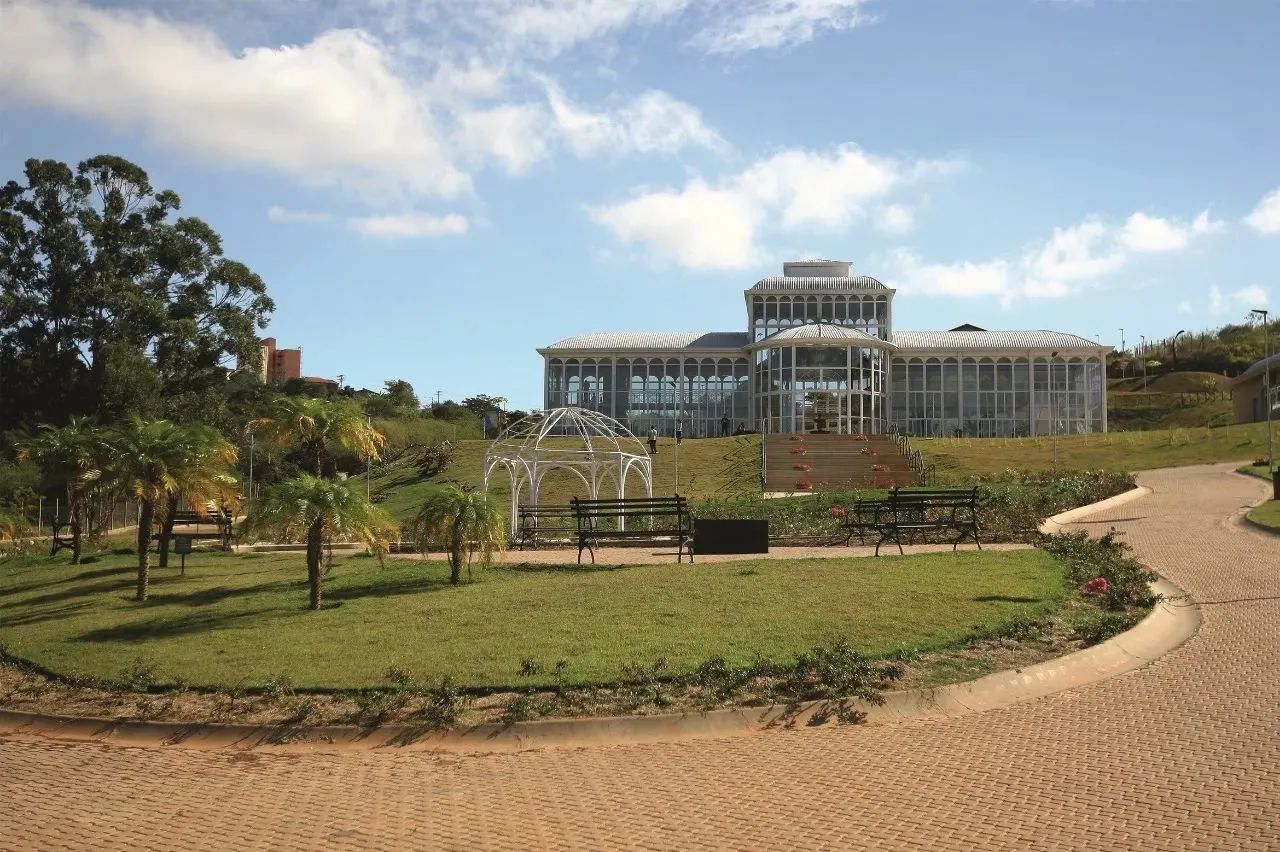 Terreno de 5.300 m² com Projeto Aprovado para Empreendimentos Residenciais e Comerciais em - Foto 4