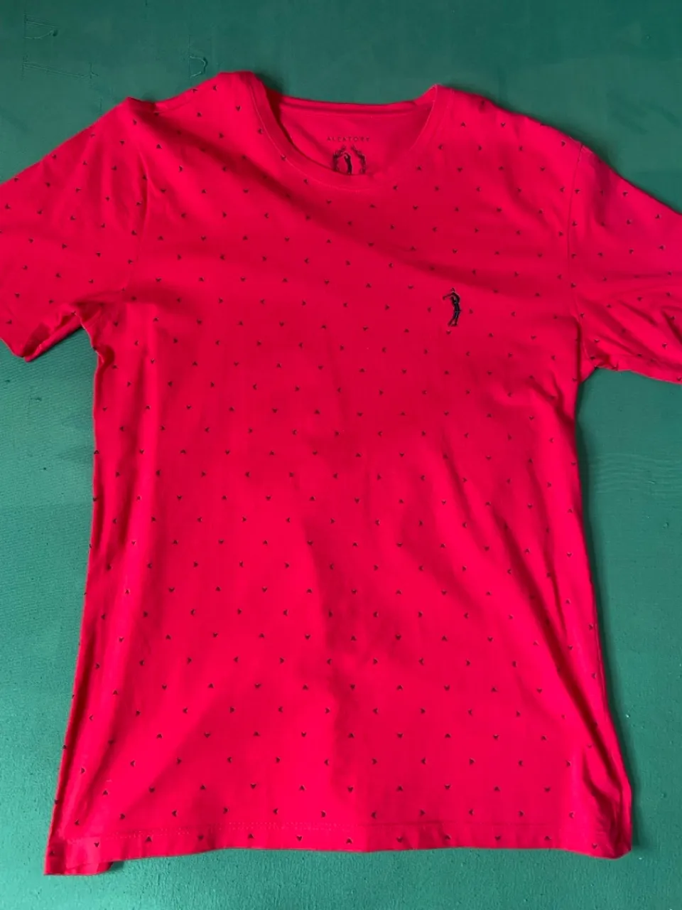 Camiseta Vermelha Estampada - Aleatory