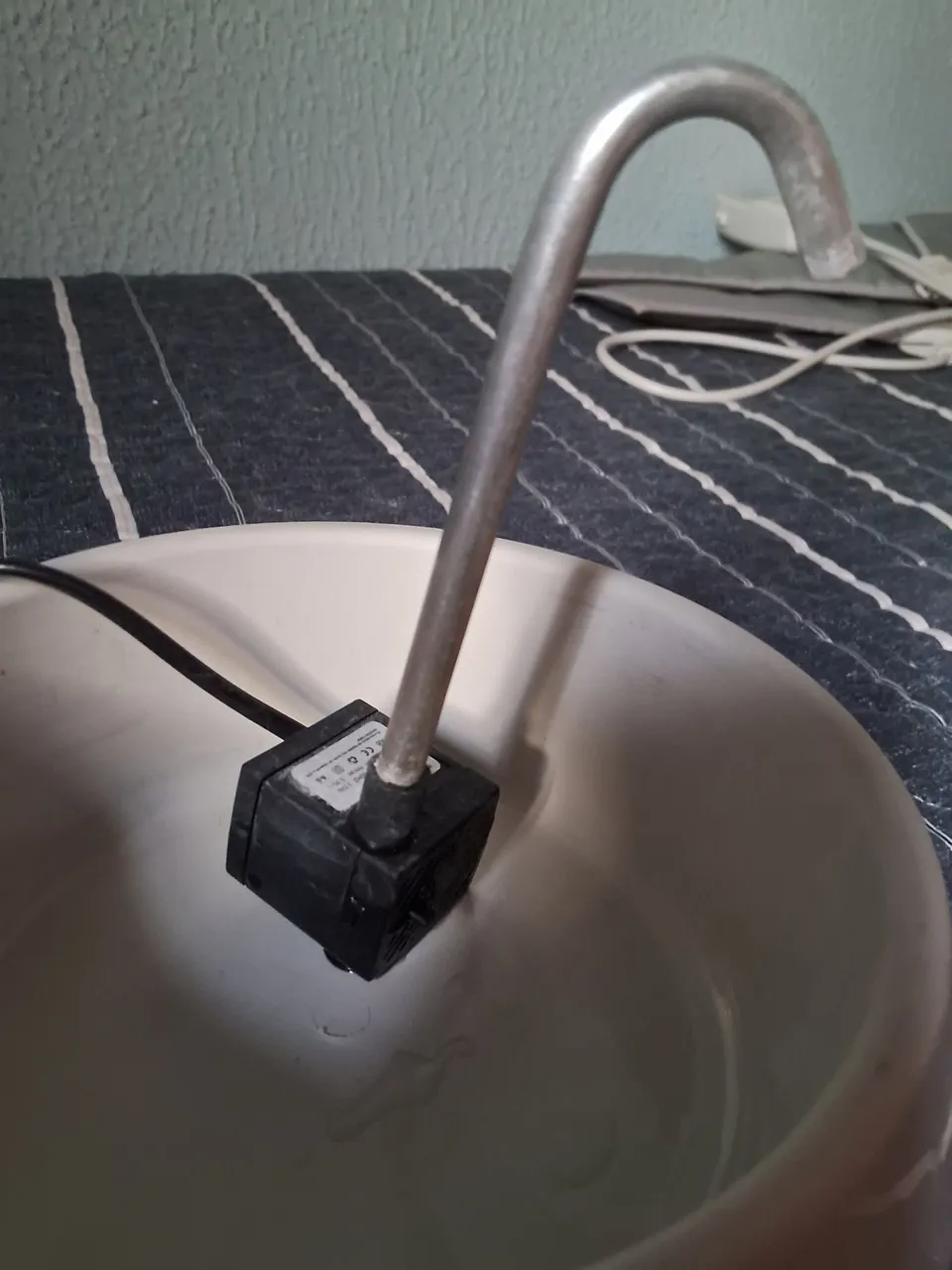 Bebedouro para Gatos com Bomba de Água