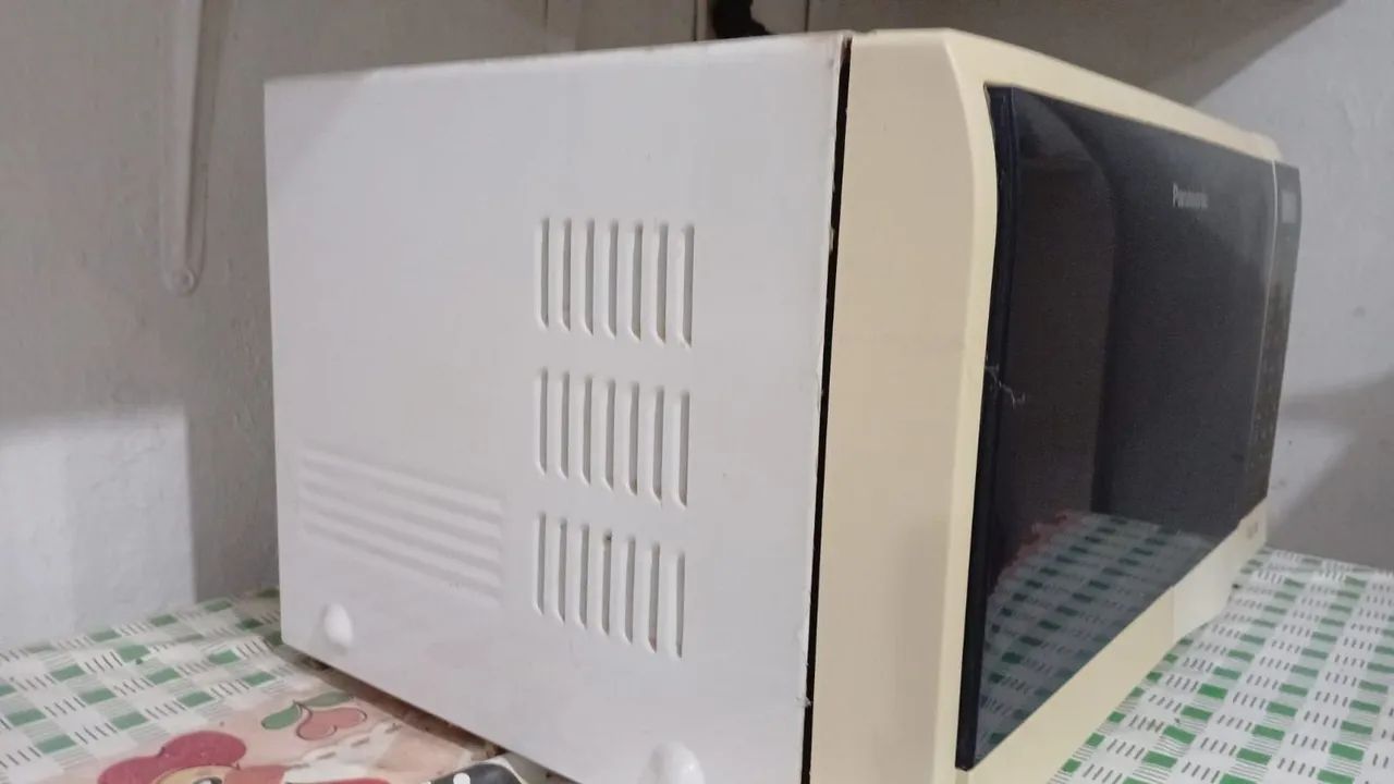 Micro-ondas Panasonic grande com as teclas sem obedecer comando - Foto 3