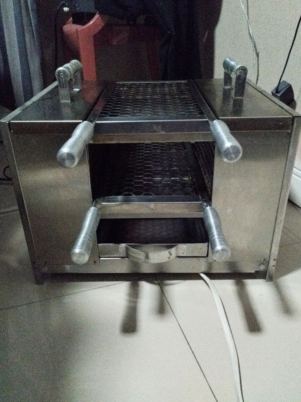 Churrasqueira portátil em inox sem fumaça