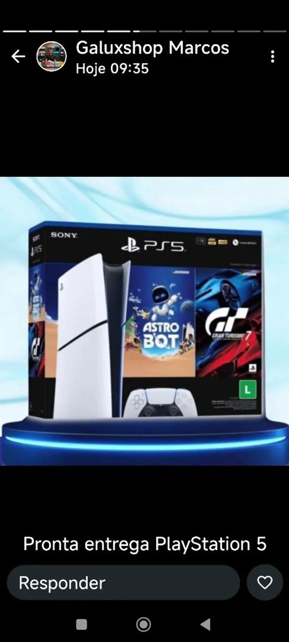 PlayStation 5 com Astro Bot e Gran Turismo 7