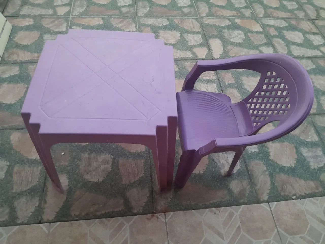 Cadeira e mesa infantil lilás - Foto 2