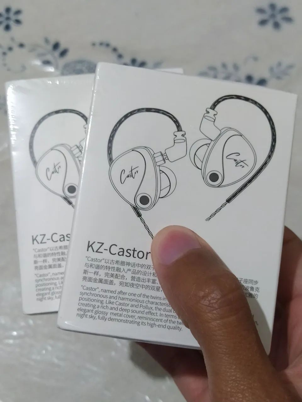 KZ CASTOR 4DD SEM MICROFONE LACRADO Ótimo qualidade 