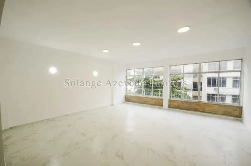 Apartamento de 4 quartos todo reformado.