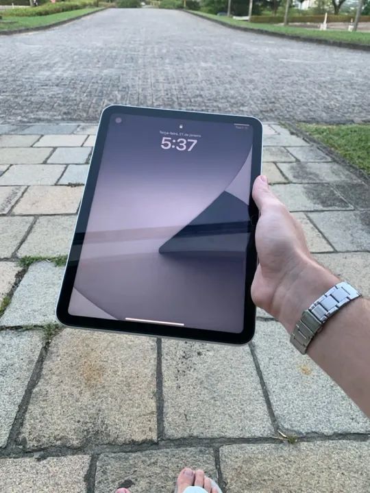 iPad 10ª geração + Capa teclado Logitech Folio Touch Com Trackpad - Foto 5