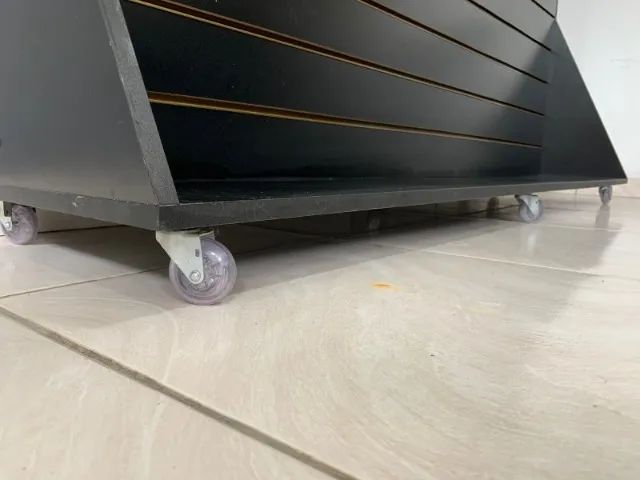 Painel Canaletado em mdf com 6 rodinhas - Foto 2