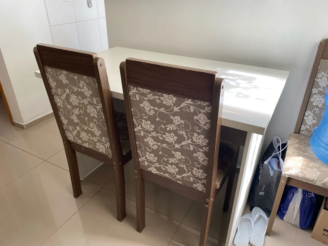 Mesa de Jantar Branca com 4 Cadeiras