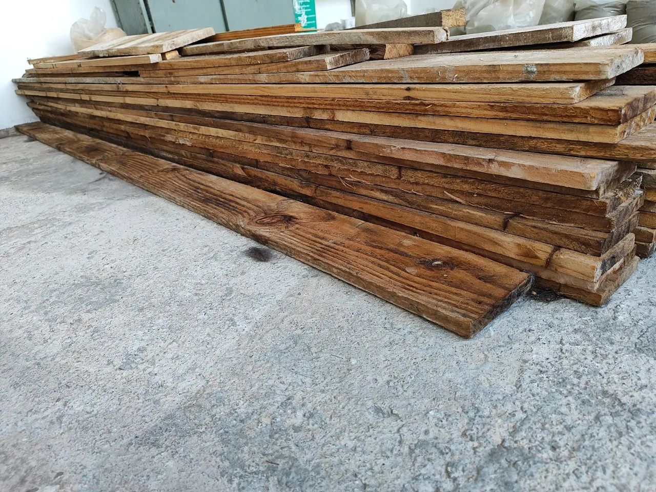 Madeiras de construção (preço a combinar)