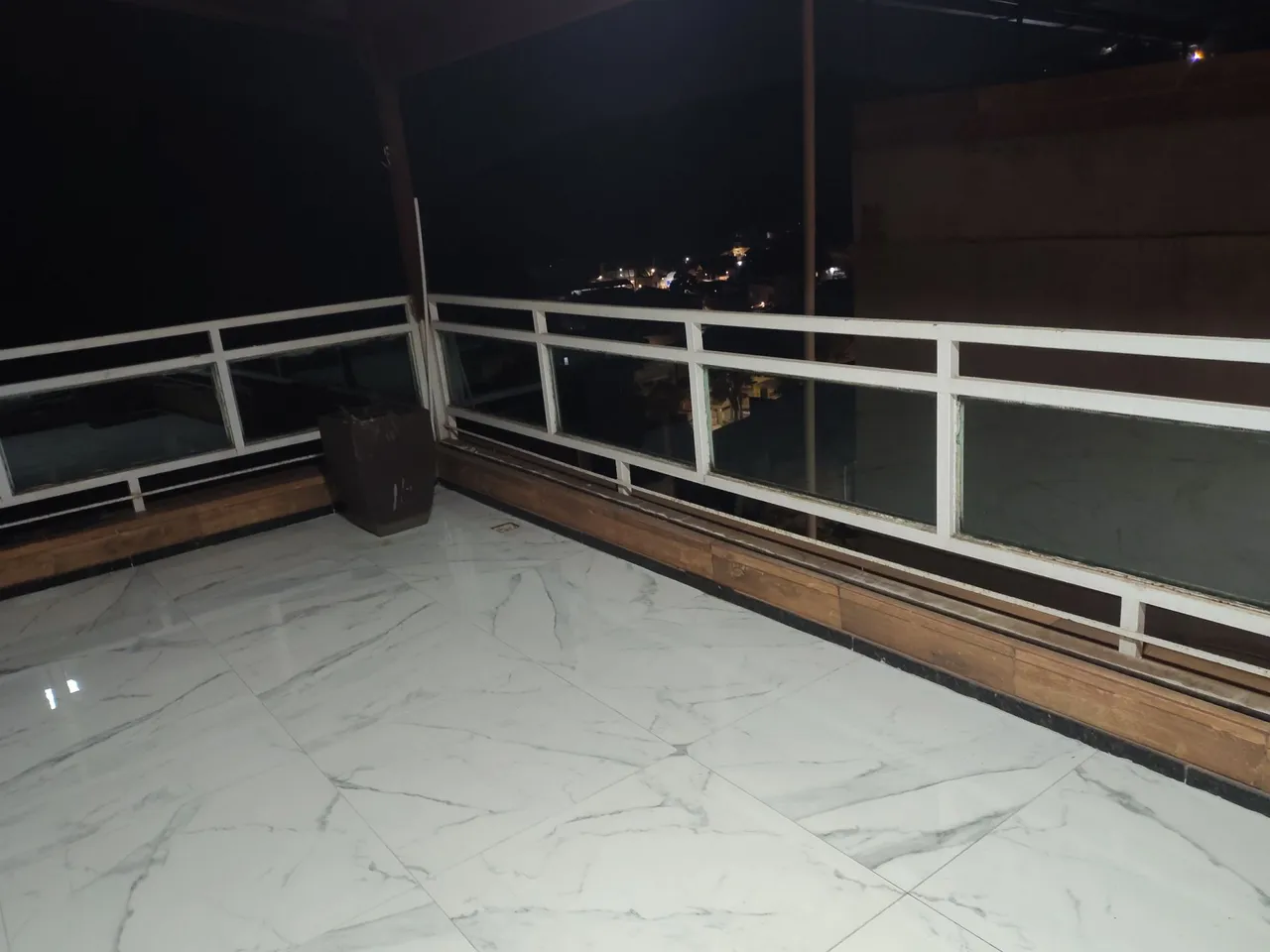 Vendo grade com vidro medindo 11 metros e 40