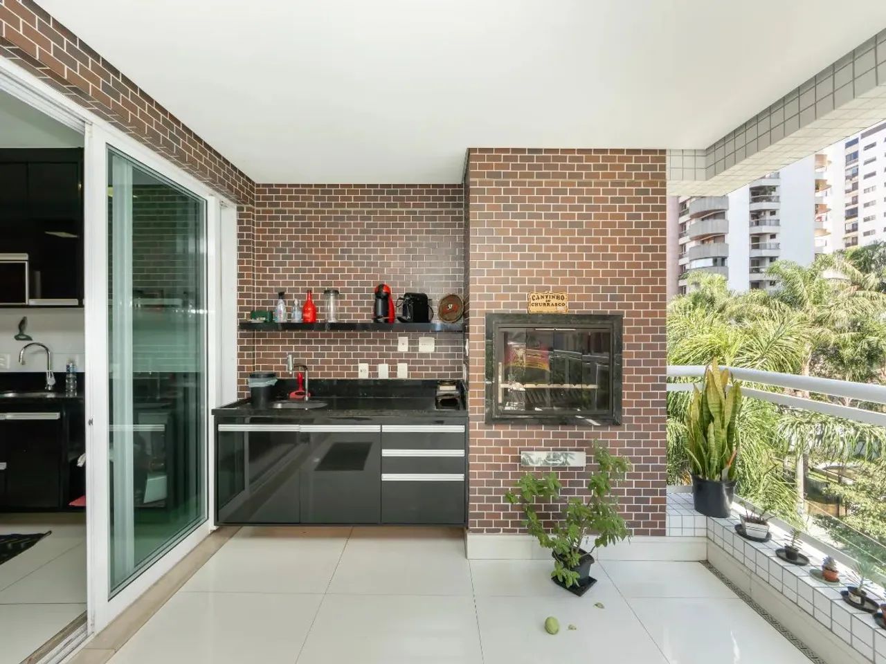Apartamento tipo para venda com 3 quartos, sendo 3 suítes, 171m² - Foto 2