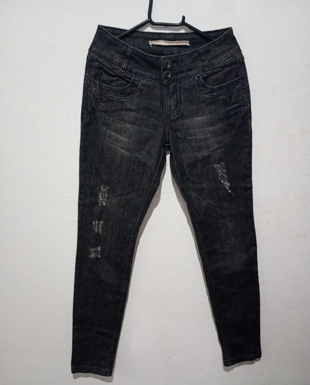 Calça Jeans Skinny Preta Destroyed