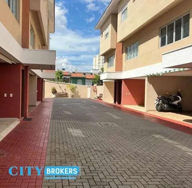 Sobrado em Condomínio fechado com 140m², 3 Dormitórios, 3 vagas no Bairro do Limão Zona No