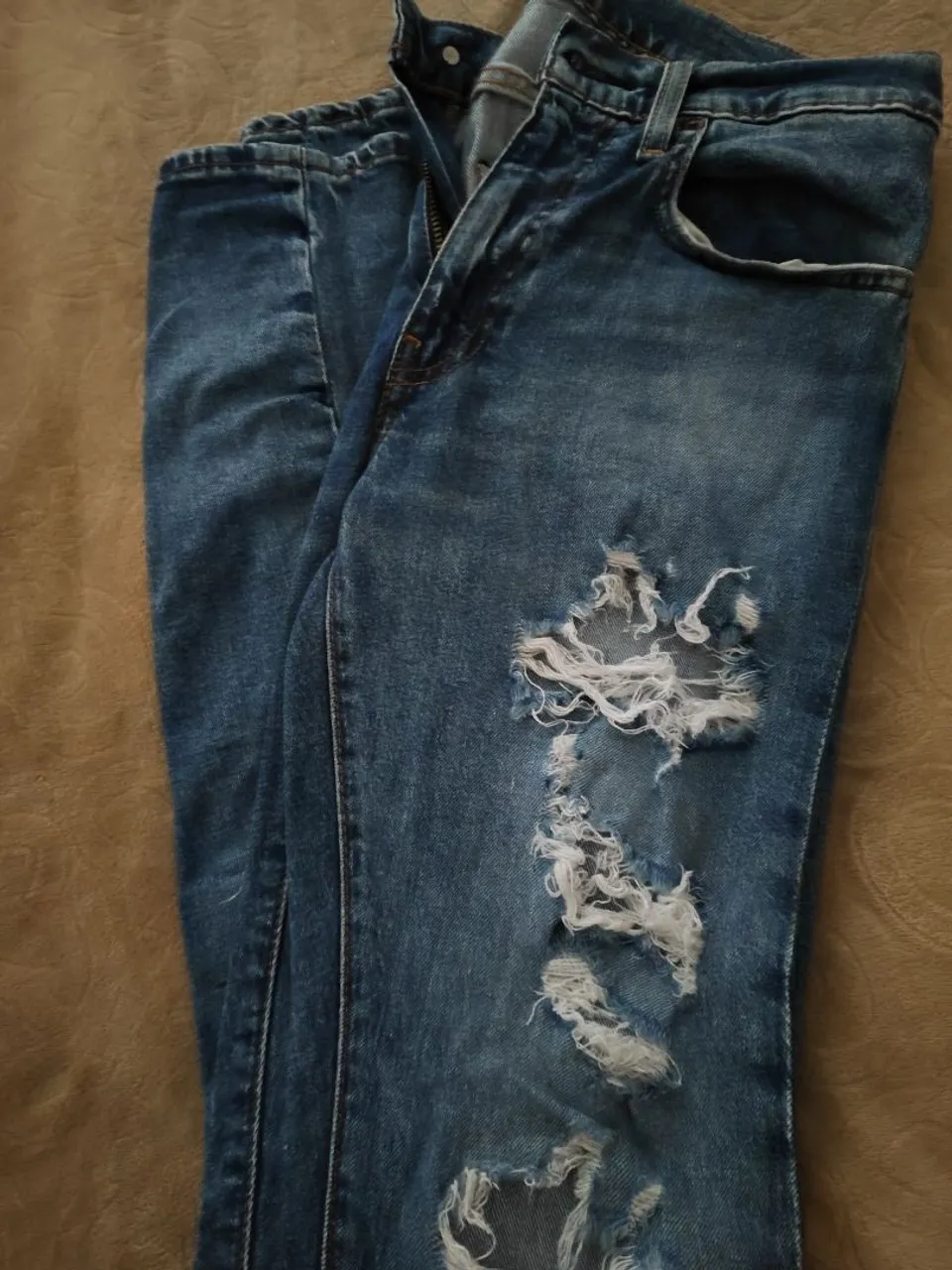 Calça Jeans Destroyed Levis e salvattorian