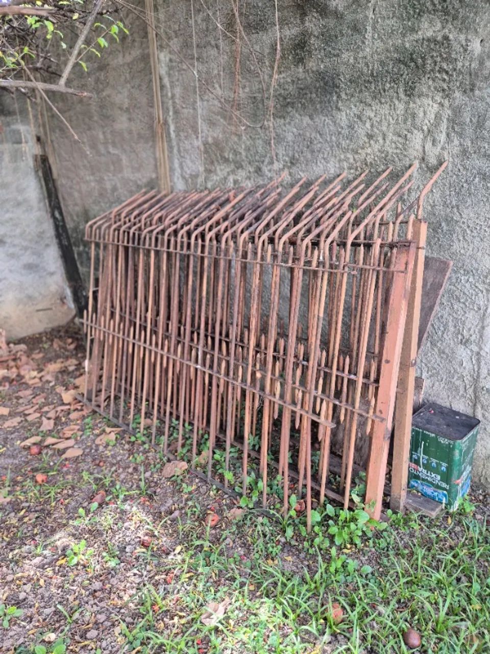 6x Grades de Ferro com lanças C: 2,14m x A: 1,25m cada