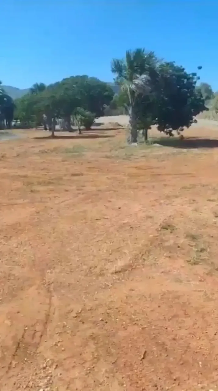 Chácara beira lago, sentindo Lageado c Área privativa km 31, frente lago toda aberta