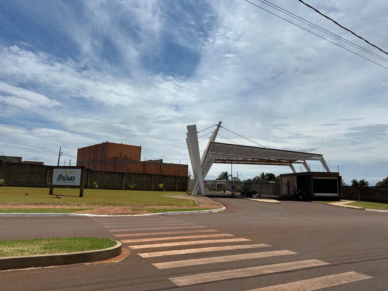 Terreno-condomínio Brisas do Paranapanema
