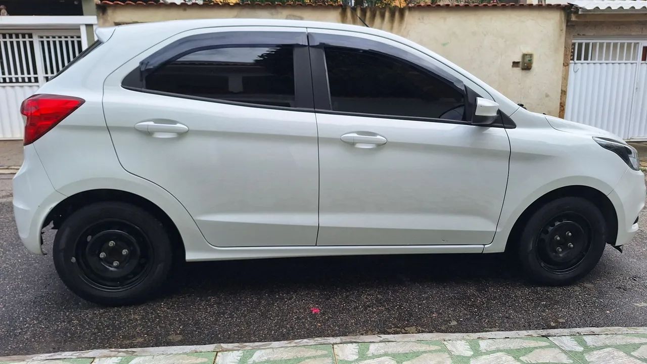 Vendo ford Ka 2016 impecável Doc. 2025 PG baixa kilometragem. - Foto 4