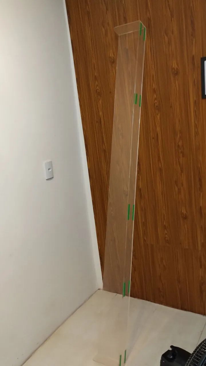 Painel em acrílico transparente 2.15x0.20x0.10m