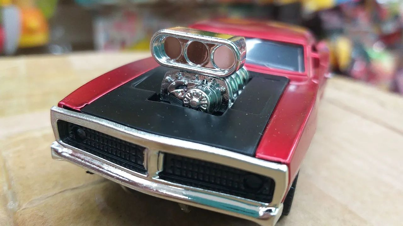 Miniatura Dodge Charger Dom Toretto Velozes e Furiosos