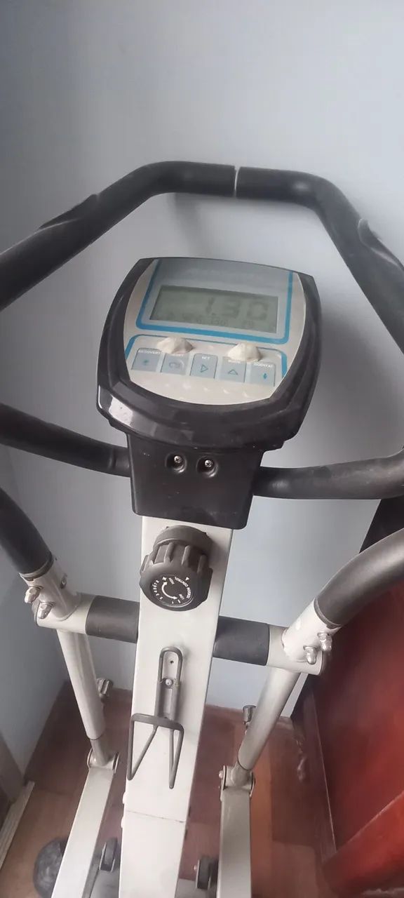 Elíptico para exercícios64293896678403120