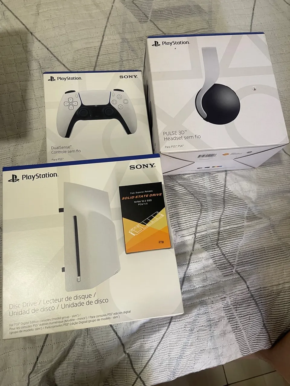 PS5 - Controle, Headset e SSD 2TB,leitor de disco (novo), 16 jogos originais.
