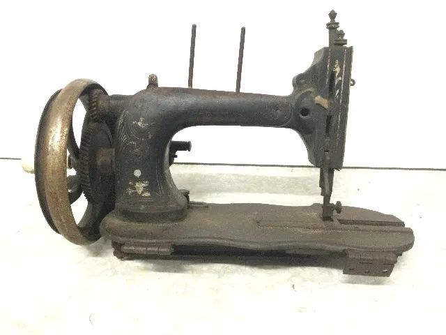 maquina de costura antiga