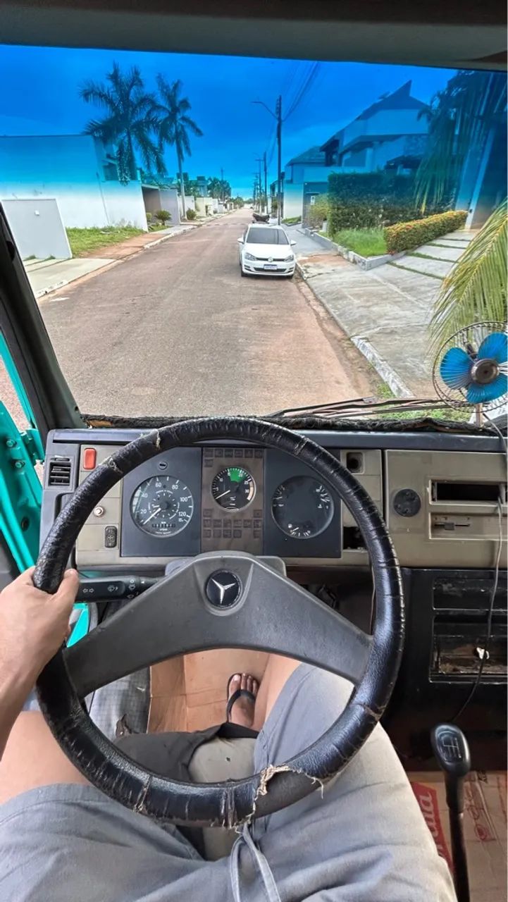 Mercedes 710 Ano 2000 com Baú de 4,50mts - Foto 7