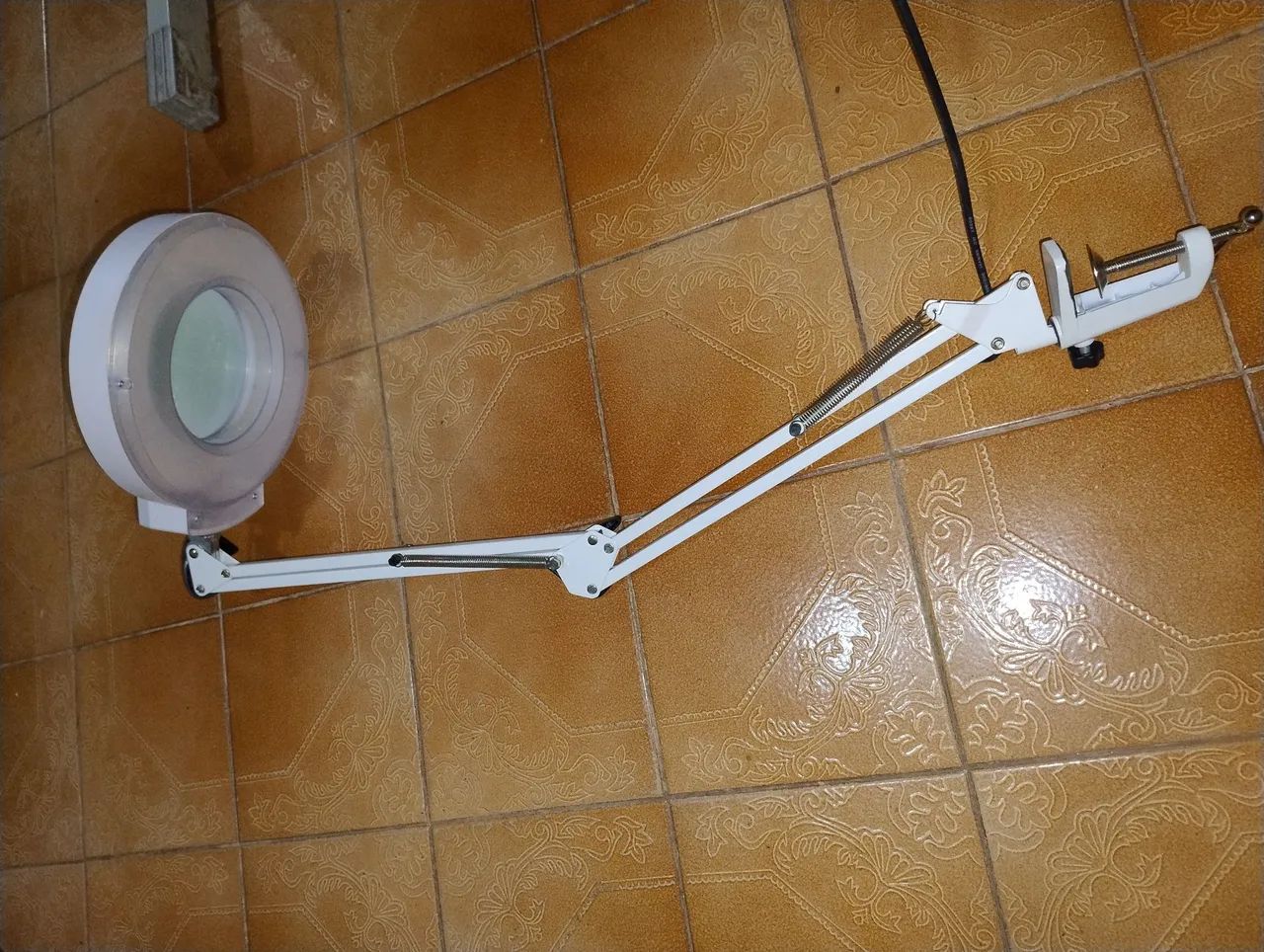 Lupa articulada c/ LED  - Foto 3
