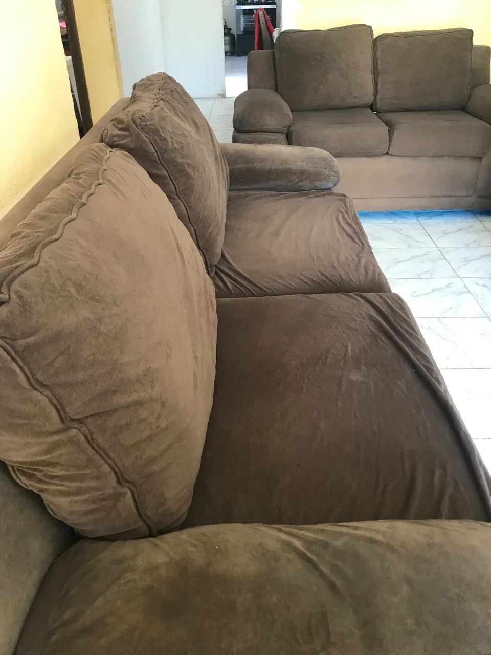 Sofá 2 e 3 lugares , usado porém conservado64573826004354121