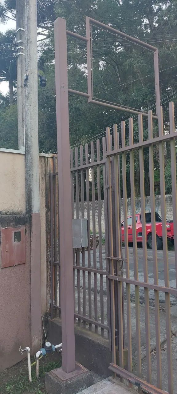 Estrutura em ferro  para placa de lona com ilhós
