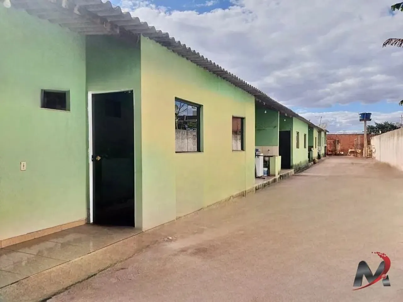 LOTE À VENDA LOTE COM 6 KITNET