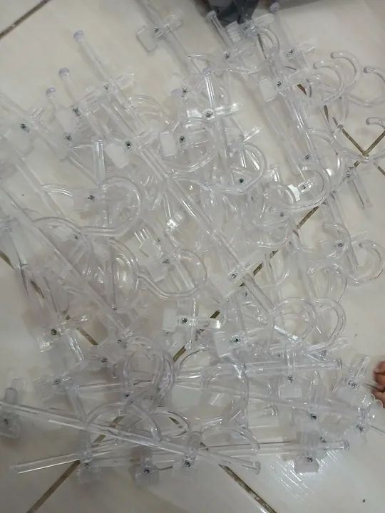 Vendo 200 cabides infantis de acrilico.  - Foto 5