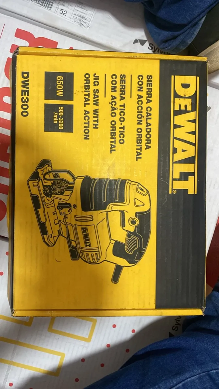 Serra Caladora Dewalt DWE300 650W