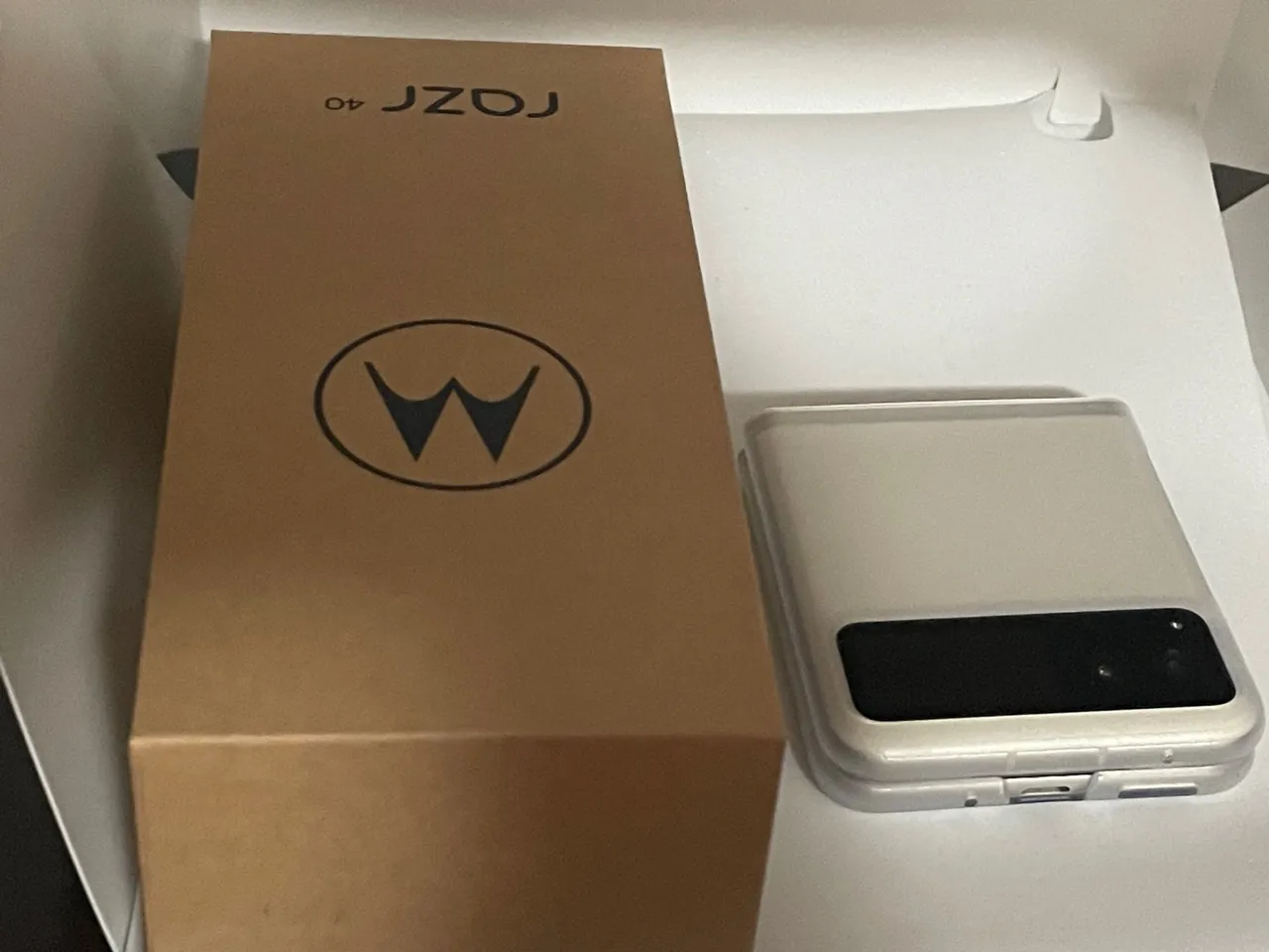Motorola razr40 na caixa completo, branco, 8gb 256